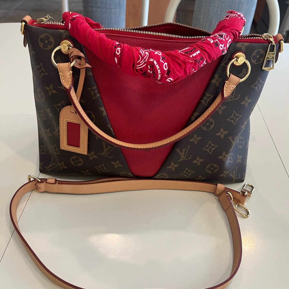 Louis Vuitton Monogram V Tote MM Cherry